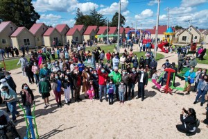 COMITÉ DE VIVIENDA DE LAUTARO CELEBRA CON FOTOGRAFÍA AÉREA LA ENTREGA DE LLAVES.